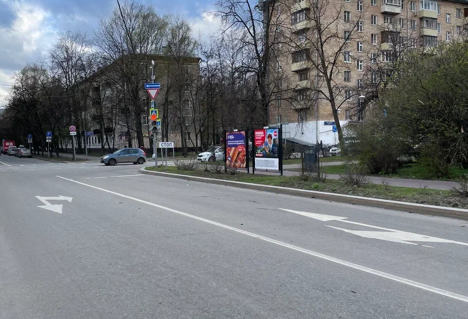 Фотография рекламного носителя, тип: Афиша 1.75x1.8, адрес: Сиреневый б-р., д.32, стенд 1, Москва, Россия. Сторона A №866064