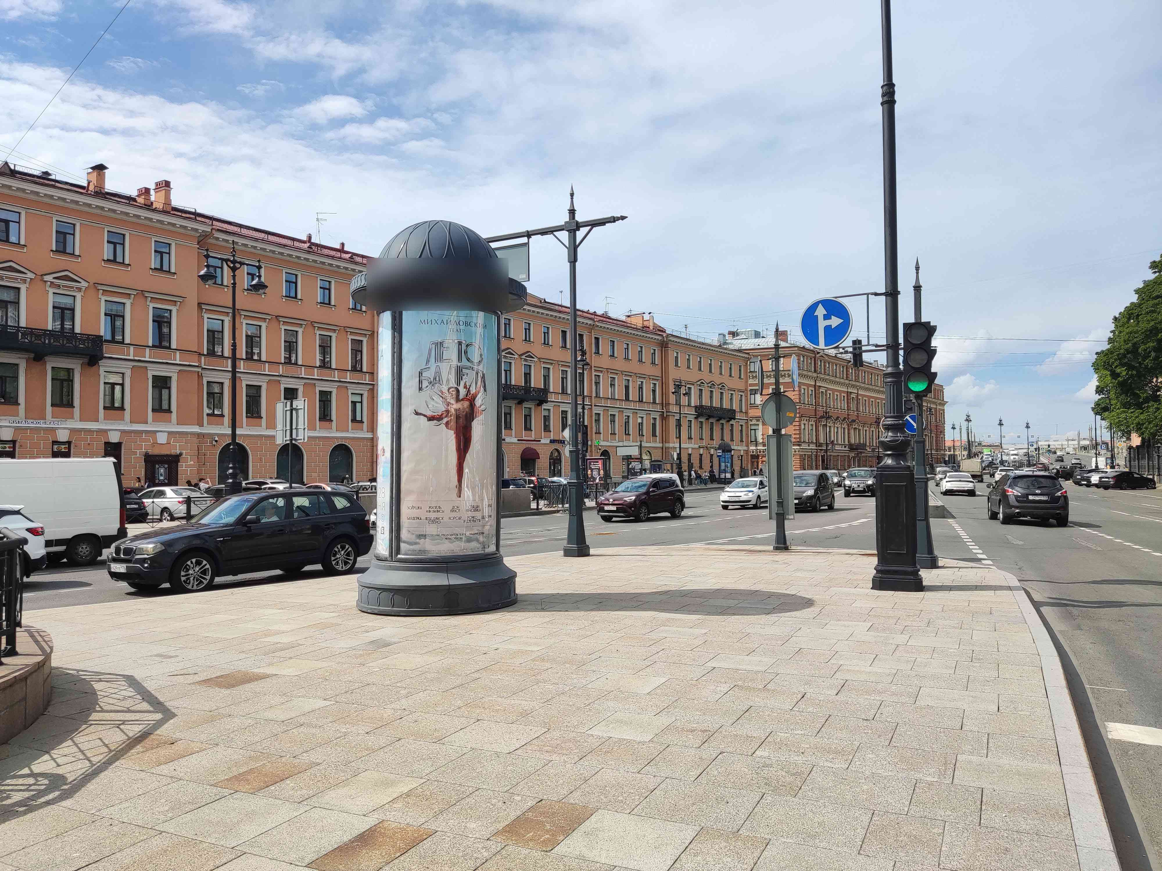 Фотография рекламного носителя, тип: Пиллар 3x1.4, адрес: Труда пл. Х Адмиралтейского канала наб., Санкт-Петербург, Россия. Сторона А №144538