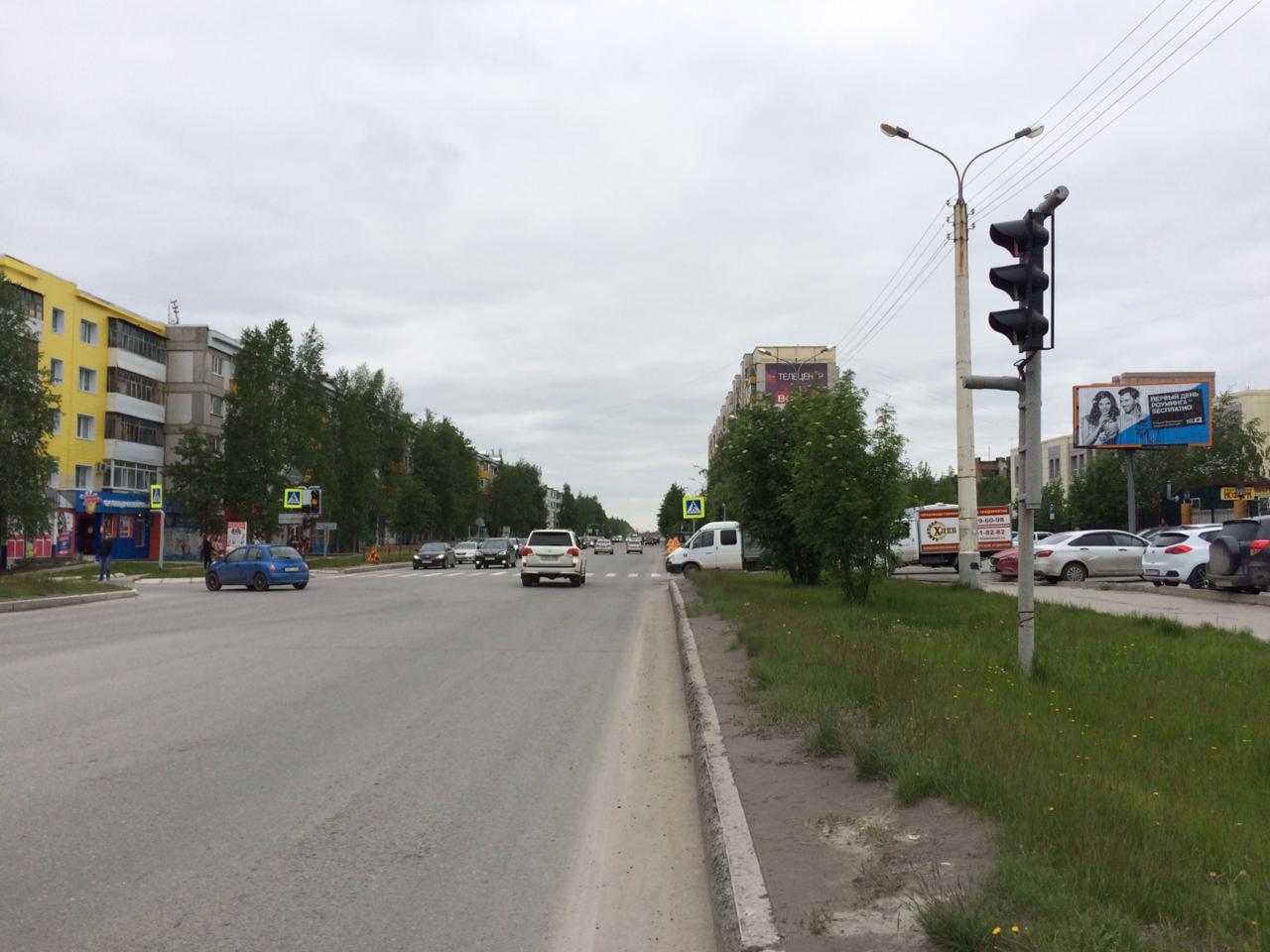 Фотография рекламного носителя, тип: Билборд 3x6, адрес: Мира ул., д.21 Х Победы пр-т., Нижневартовск, Ханты-Мансийский автономный округ – Югра, Россия. Сторона А1-А3 №853712