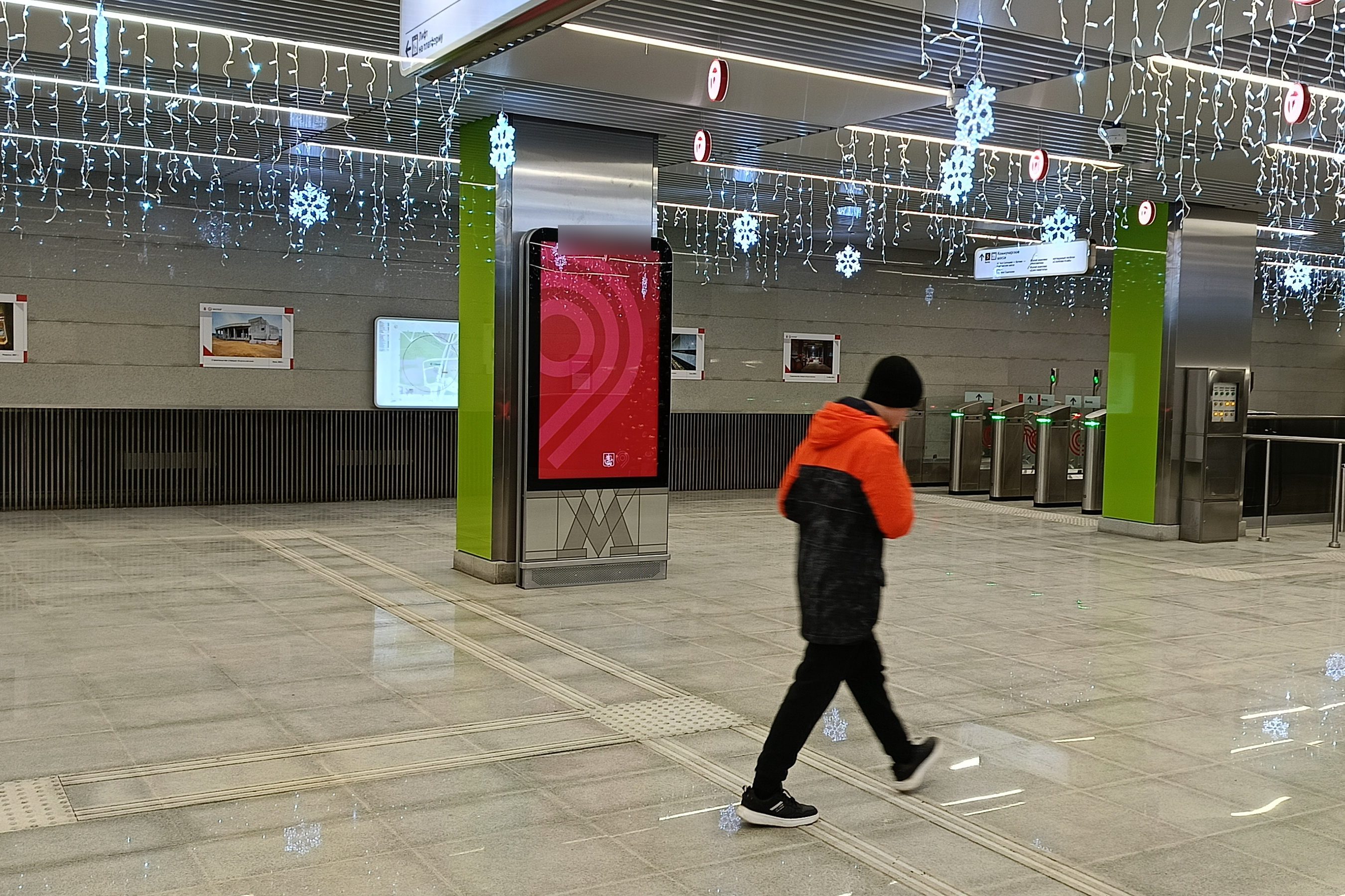 Фотография рекламного носителя, тип: Видеоэкран, адрес: Станция метро «Новомосковская», линия Троицкая линия, Москва, Россия. Сторона/вариант А1 №1423144