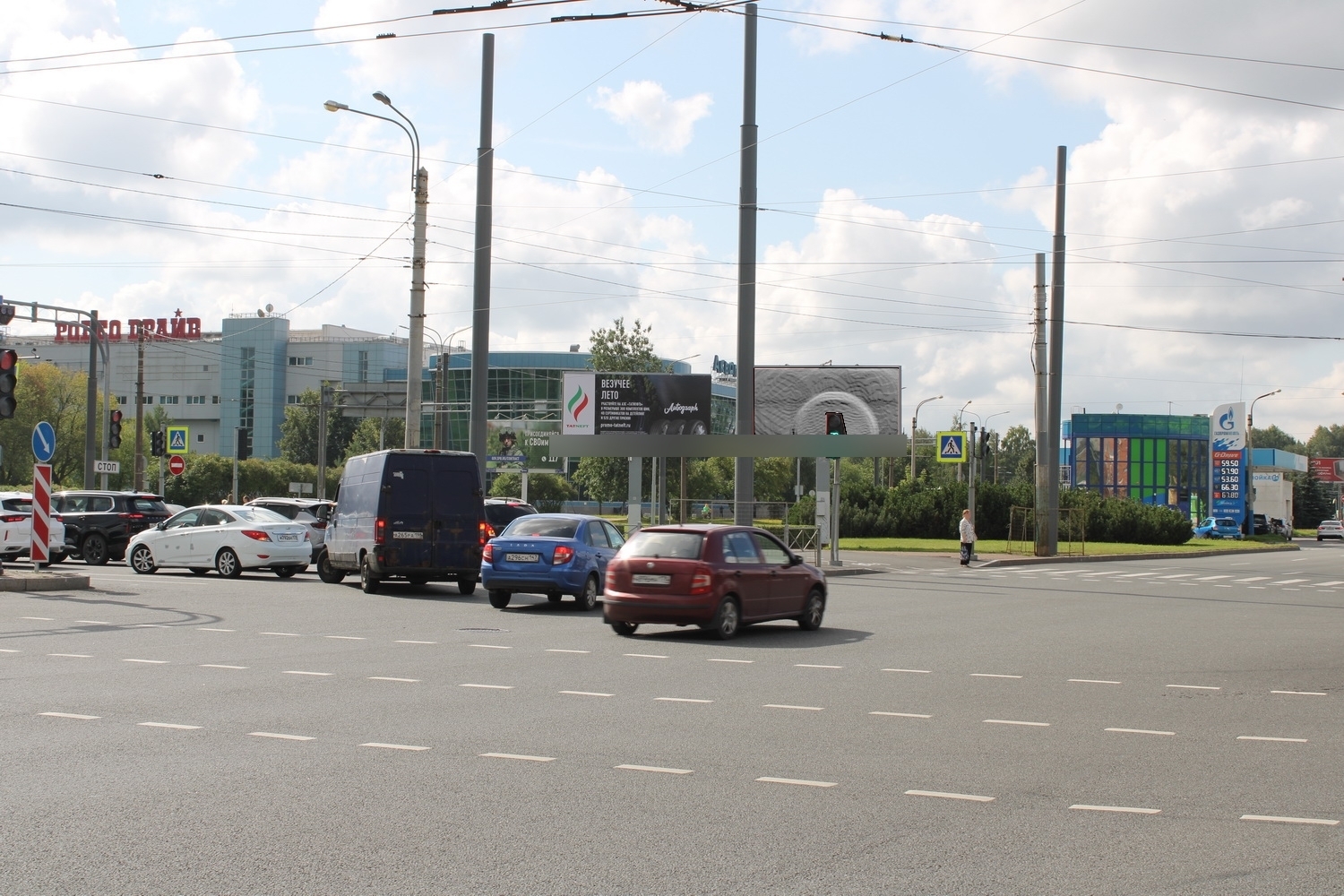 Фотография рекламного носителя, тип: Билборд 3x6, адрес: Культуры пр-т., д.3а Х Луначарского пр-т., поз.1, Санкт-Петербург, Россия. Сторона А №708256