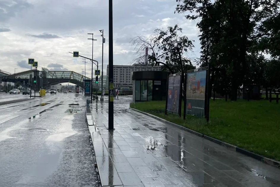 Фотография рекламного носителя, тип: Афиша 1.75x1.8, адрес: Бережковская наб., Европы пл., поз.2, стенд 2, Москва, Россия. Сторона A №966454