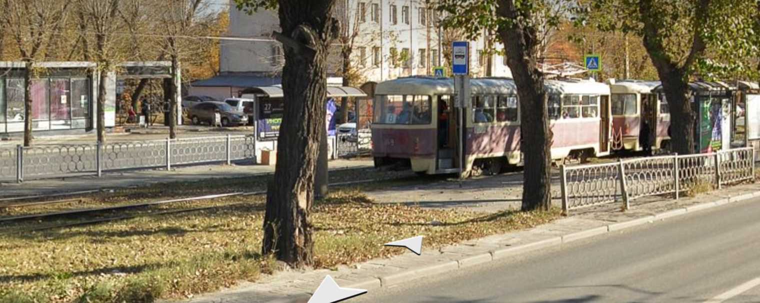 Фотография рекламного носителя, тип: Остановка, адрес: Космонавтов пр-т., д.12. поз.1, Екатеринбург, Свердловская область, Россия. Сторона Т №1383622