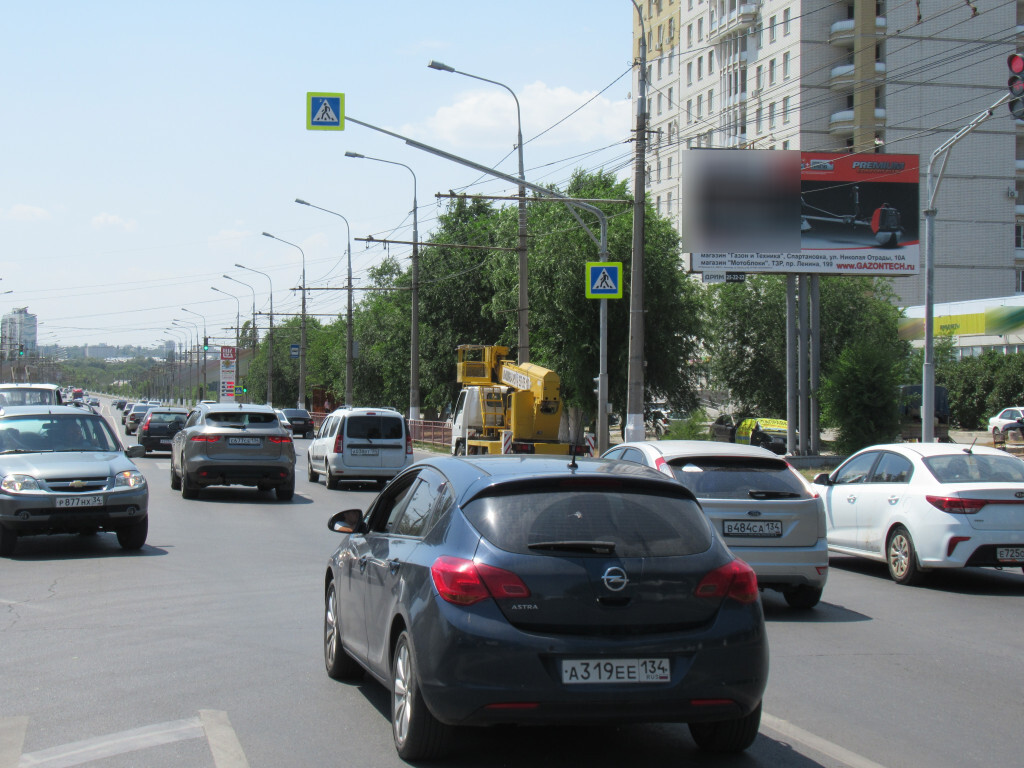 Фотография рекламного носителя, тип: Билборд 3x6, адрес: Николая Отрады ул. Х Кропоткина ул., Волгоград, Волгоградская область, Россия. Сторона А №111514