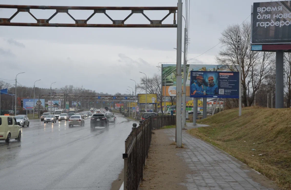 Фотография рекламного носителя, тип: Билборд 3x6, адрес: Павла Морозова ул., д.58а, Хабаровск, Хабаровский край, Россия. Сторона А №971456