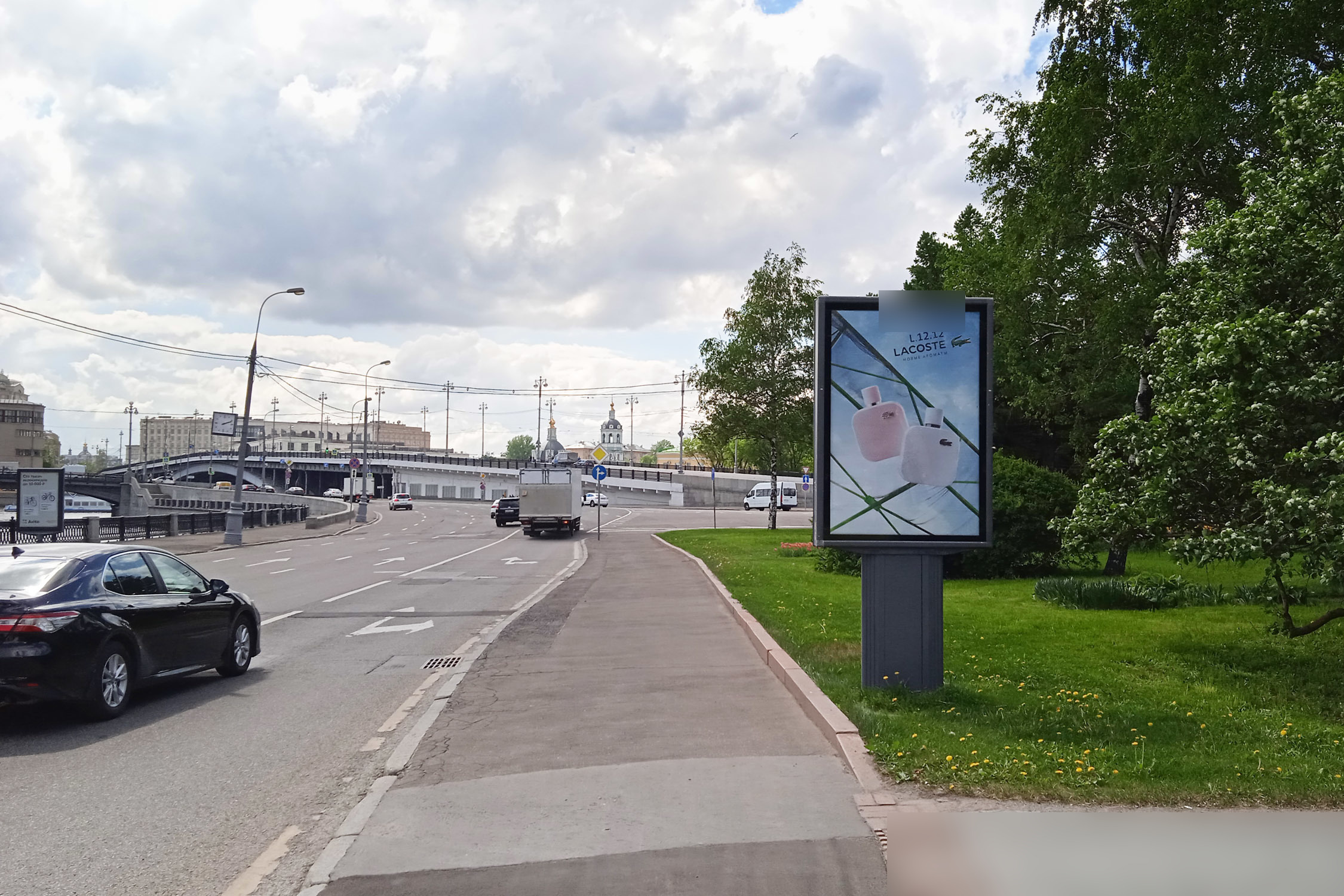 Фотография рекламного носителя, тип: Ситиформат 1.8x1.2, адрес: Устьинская наб., д.1/15, Москва, Россия. Сторона А1-А5 №553603