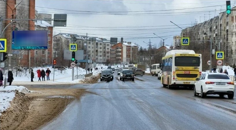 Фотография рекламного носителя, тип: Билборд 3x6, адрес: Морозова ул., д.171 X Станционной ул., Сыктывкар, Республика Коми, Россия. Сторона Б1-Б10 №1331250