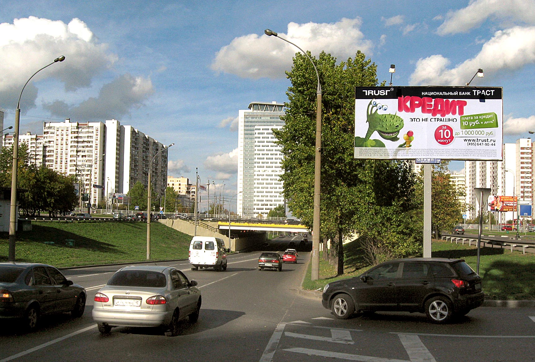 Фотография рекламного носителя, тип: Билборд 3x6, адрес: Ярцевская ул. Х Рублевское ш., Москва, Россия. Сторона A №16059