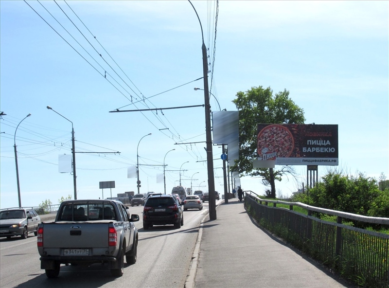 Фотография рекламного носителя, тип: Билборд 3x6, адрес: Ленинградская ул., въезд на мост, Вологда, Вологодская область, Россия. Сторона А №110932