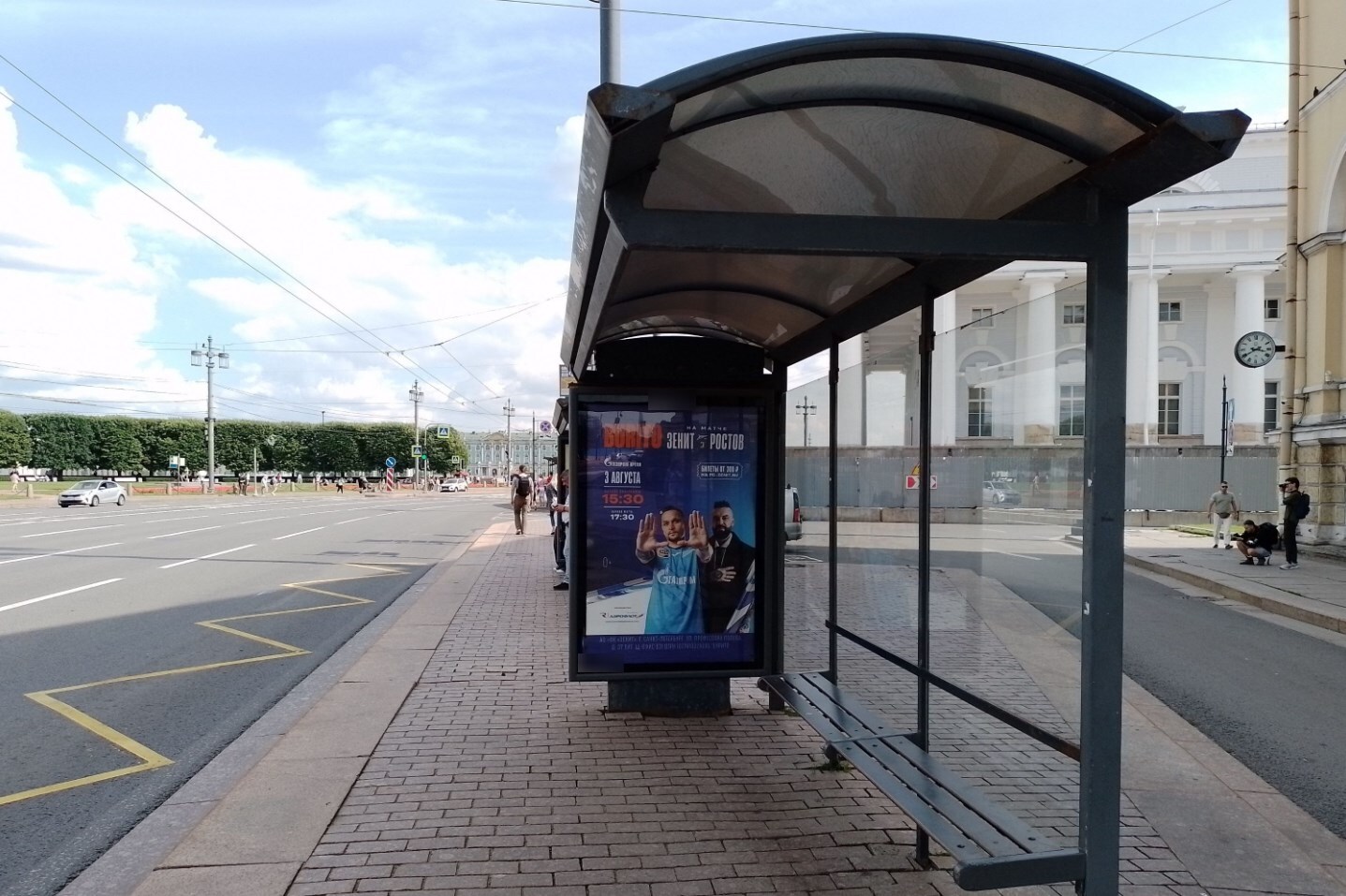 Фотография рекламного носителя, тип: Остановка 1.8x1.2, адрес: Биржевая пл., д.6, поз.1, Санкт-Петербург, Россия. Сторона А1-А4 №138016