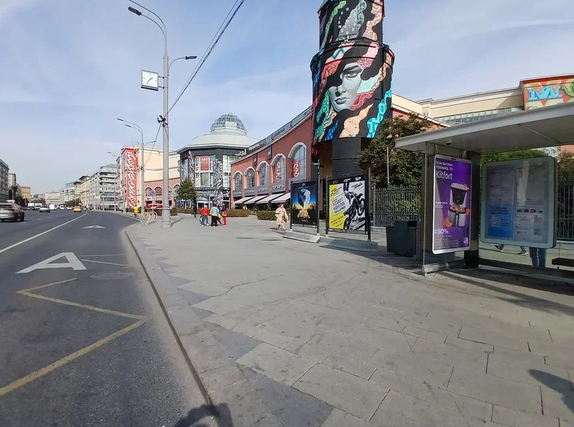 Фотография рекламного носителя, тип: Афиша 1.75x1.8, адрес: Земляной Вал ул., д.35, стенд 1, Москва, Россия. Сторона А №1381371