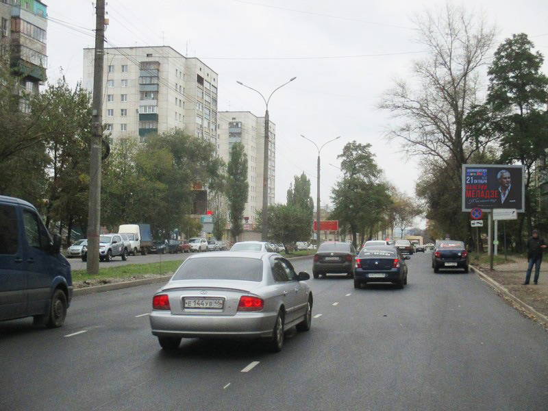 Фотография рекламного носителя, тип: Ситиборд 2.7x3.7, адрес: 50 лет Октября ул., д.4/7, Курск, Курская область, Россия. Сторона A1-А5 №231605