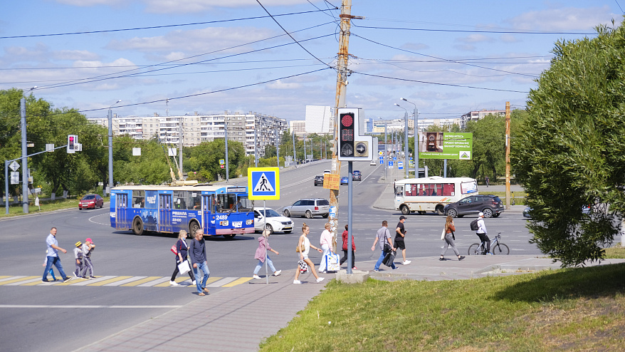 Фотография рекламного носителя, тип: Билборд 3x6, адрес: Северо-Крымская ул., ост. "ТРК Родник", Челябинск, Челябинская область, Россия. Сторона A1-A10 №91474