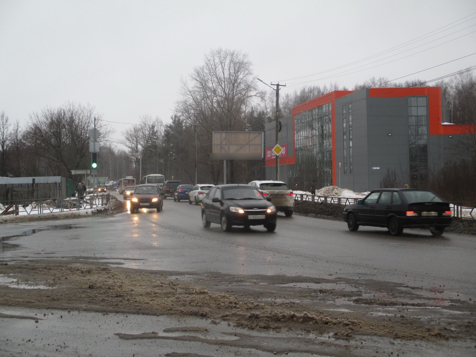 Фотография рекламного носителя, тип: Билборд 3x6, адрес: Слободской тракт, д.25, поворот на Субботиху, Киров, Кировская область, Россия. Сторона A1-A3 №160675