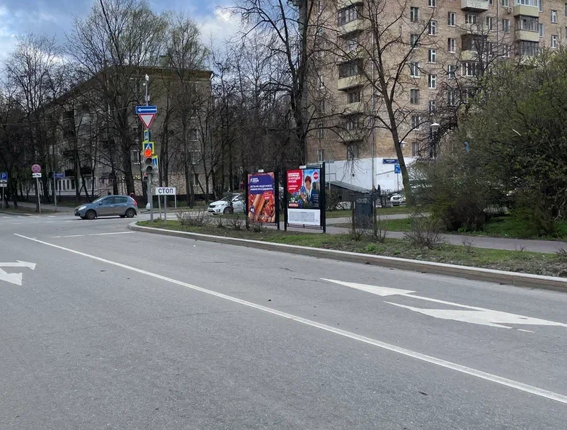 Фотография рекламного носителя, тип: Афиша 1.75x1.8, адрес: Сиреневый б-р., д.32, стенд 2, Москва, Россия. Сторона A №887383