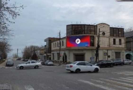 Фотография рекламного носителя, тип: Медиафасад, адрес: Даниялова ул. Х Леваневского ул., Махачкала, Республика Дагестан, Россия. Сторона А1-А10 №1349685