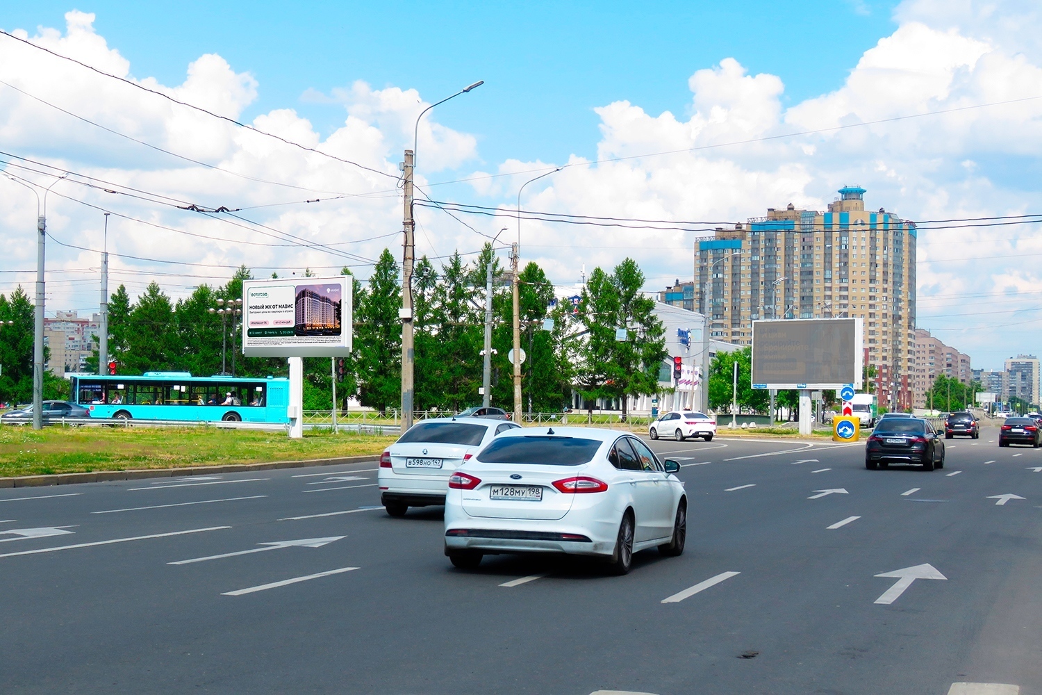 Фотография рекламного носителя, тип: Билборд 3x6, адрес: Российский пр-т., д.2, поз.2, Санкт-Петербург, Россия. Сторона А4 №120759
