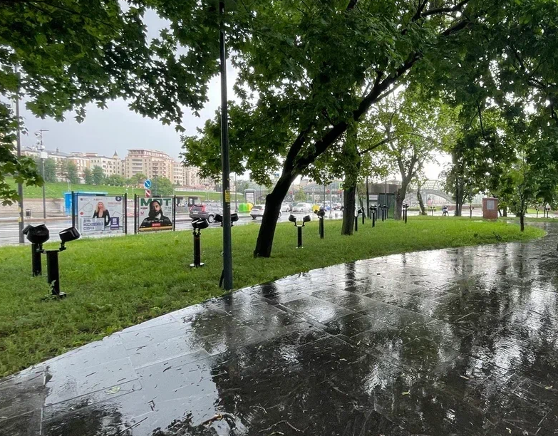 Фотография рекламного носителя, тип: Афиша 1.75x1.8, адрес: Бережковская наб., Европы пл., поз.2, стенд 2, Москва, Россия. Сторона B №886530