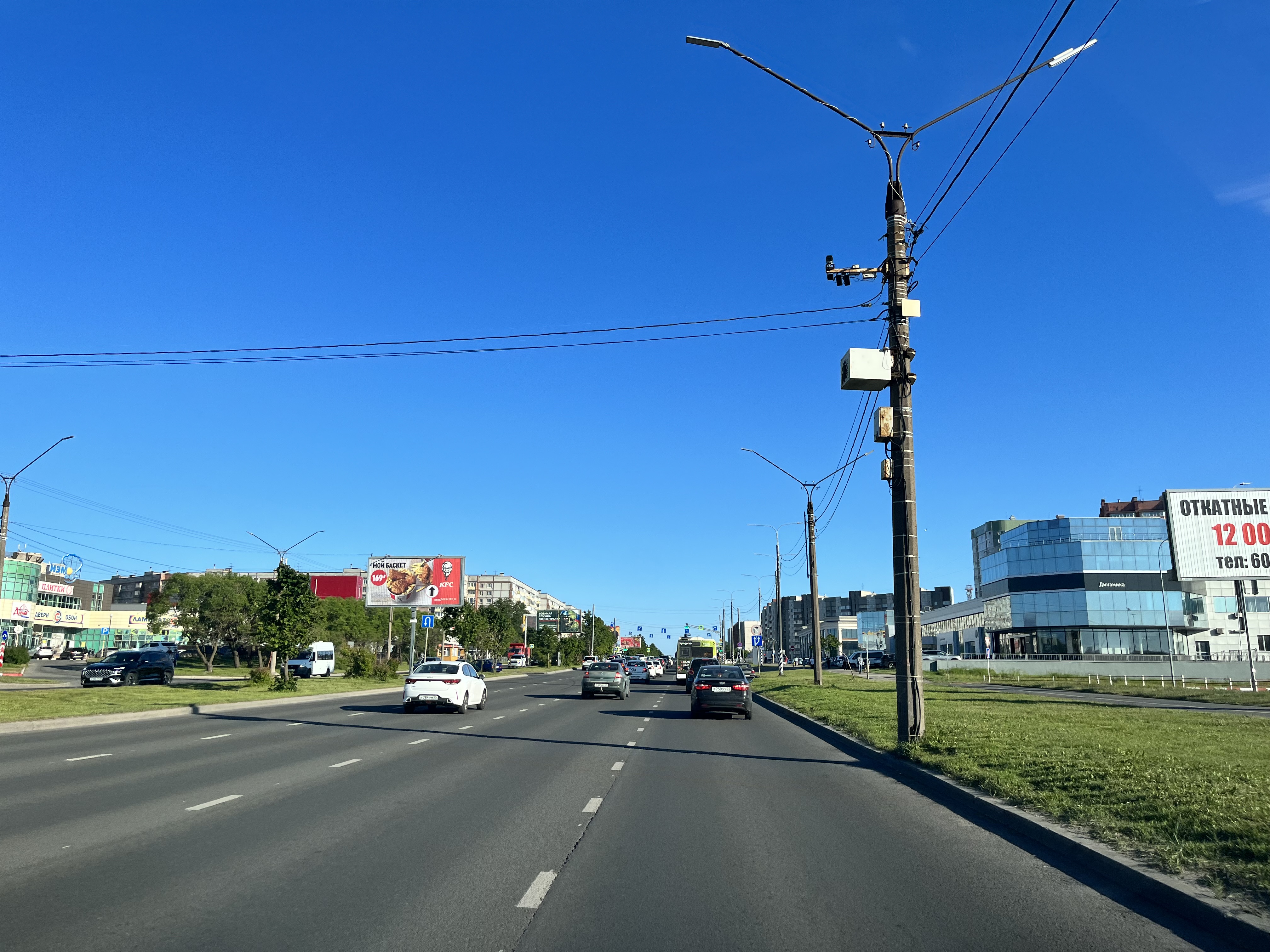 Фотография рекламного носителя, тип: Билборд 3x6, адрес: Октябрьский пр-т., д.32, Череповец, Вологодская область, Россия. Сторона 1А1-1А3 №462071