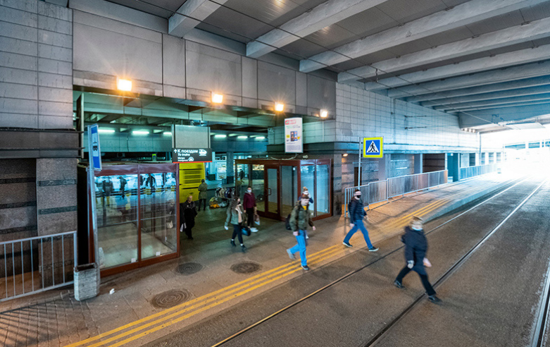 Фотография рекламного носителя, тип: Постер/баннер, адрес: ЖД вокзал «Ладожский», Заневский пр-т., д.73, Санкт-Петербург, Россия. Сторона/вариант А №991155