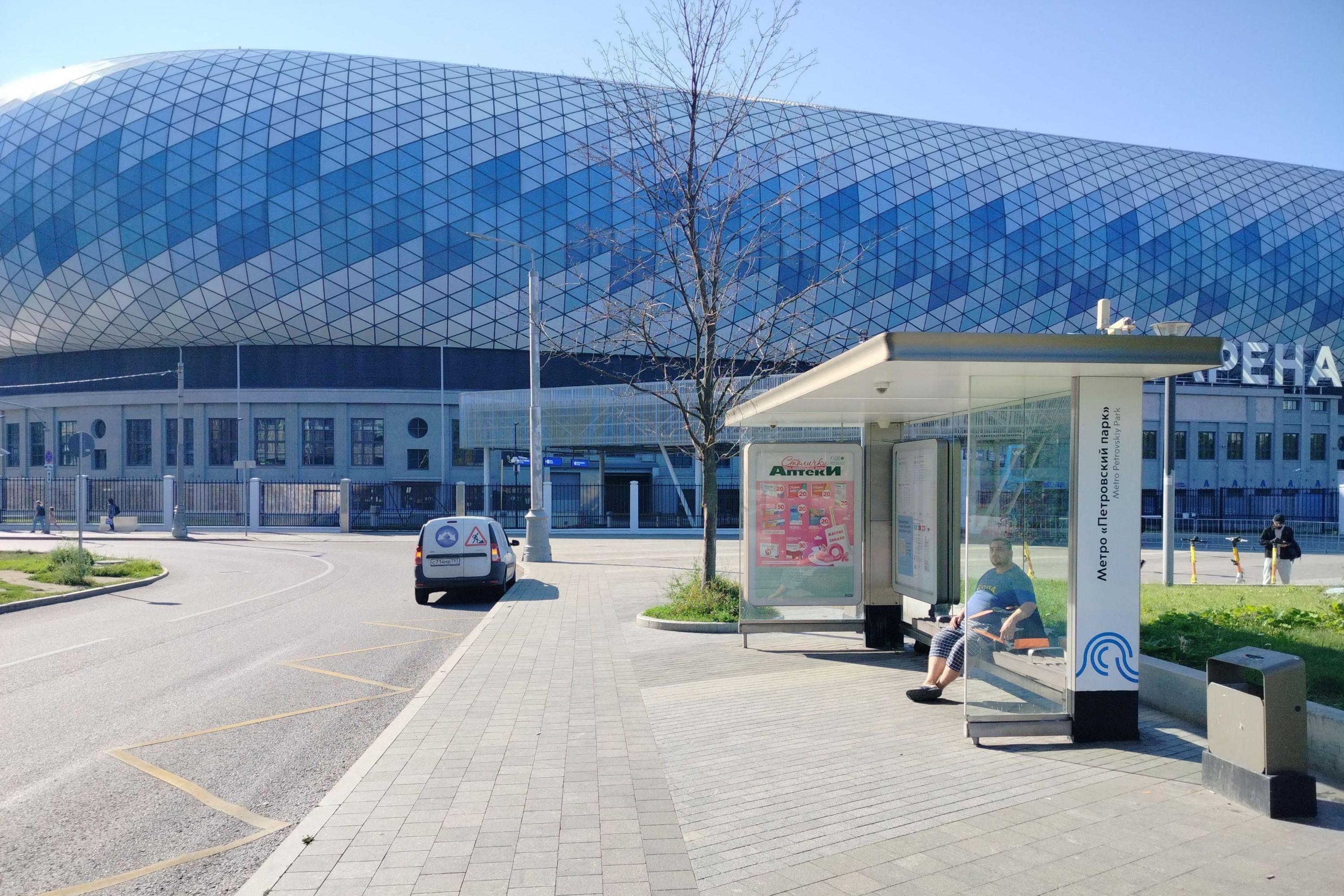 Фотография рекламного носителя, тип: Остановка 1.8x1.2, адрес: Милицейский пер., ост. Метро "Петровский парк", Москва, Россия. Сторона А №1022616