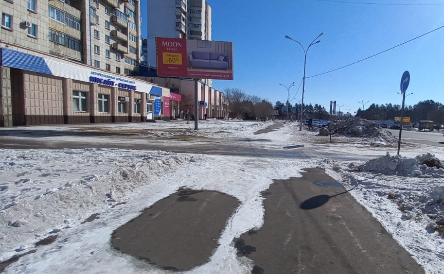 Фотография рекламного носителя, тип: Билборд 3x6, адрес: Первостроителей ул., д.18, Комсомольск-на-Амуре, Хабаровский край, Россия. Сторона А №1370352