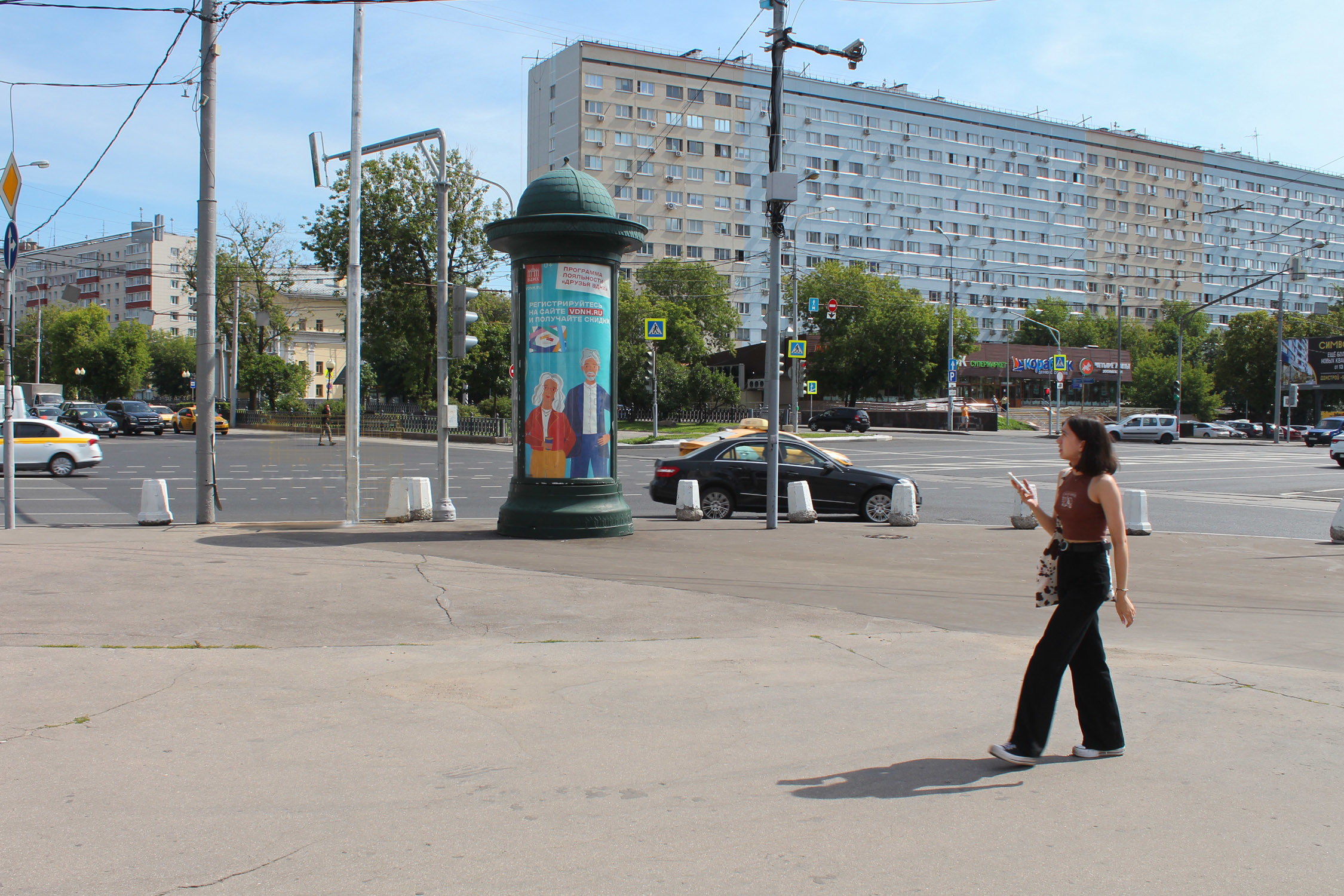 Фотография рекламного носителя, тип: Пиллар 3x1.4, адрес: Марксистская ул., д.38, Москва, Россия. Сторона С №522002