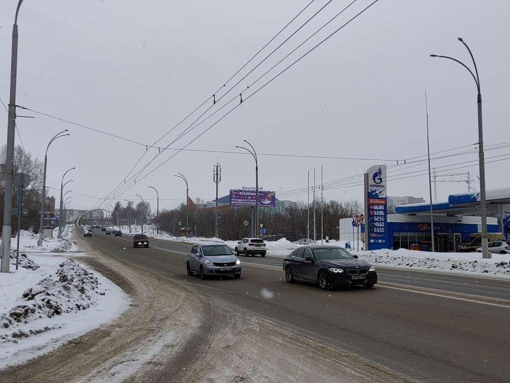 Фотография рекламного носителя, тип: Нестандартный билборд, адрес: Терешковой ул., д.22/4, Мост Кузбасский, Кемерово, Кемеровская область, Россия. Сторона А1-А10 №1361249