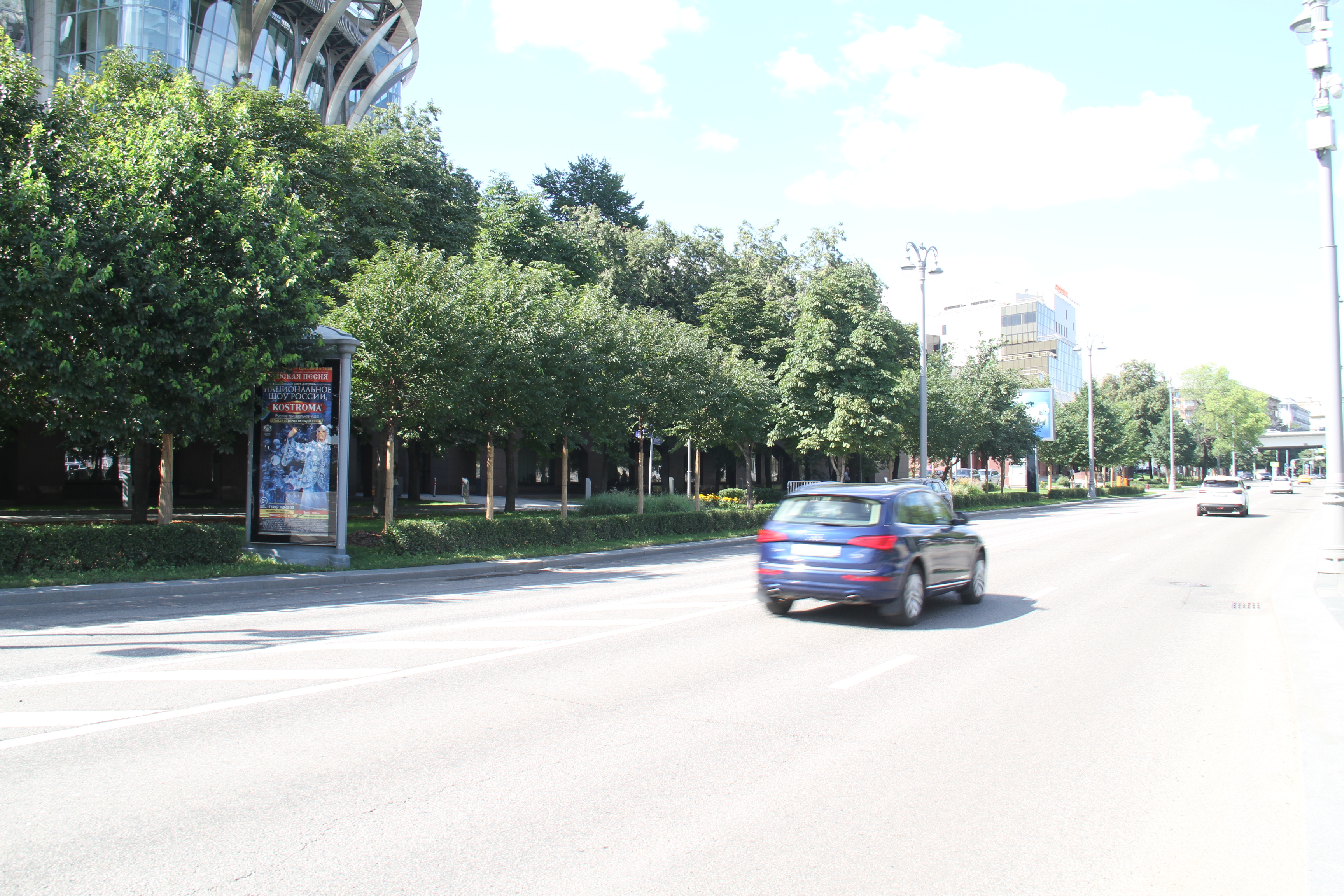 Фотография рекламного носителя, тип: Пиллар 3x1.4, адрес: Космодамианская наб., д.52, корп.8, Москва, Россия. Сторона B №262242