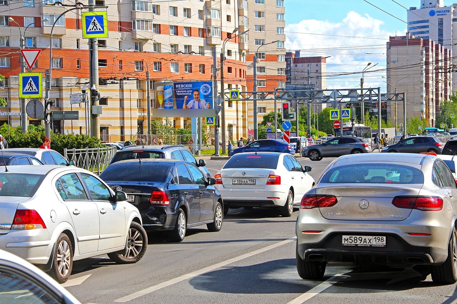 Фотография рекламного носителя, тип: Билборд 3x6, адрес: Гаккелевская ул. Х Комендантская пл., д.8, Санкт-Петербург, Россия. Сторона Б №708219
