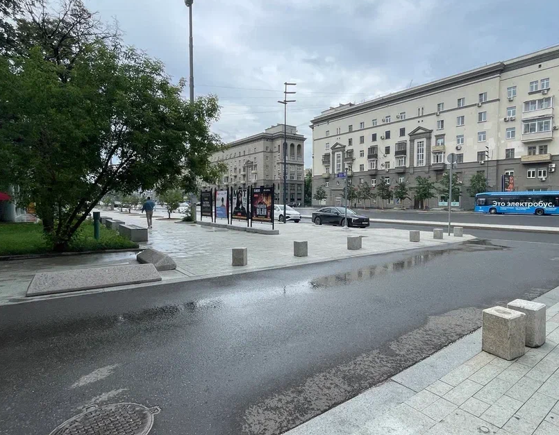 Фотография рекламного носителя, тип: Афиша 1.75x1.8, адрес: Большая Дорогомиловская ул., д.10, поз.1, стенд 3, Москва, Россия. Сторона B №886555