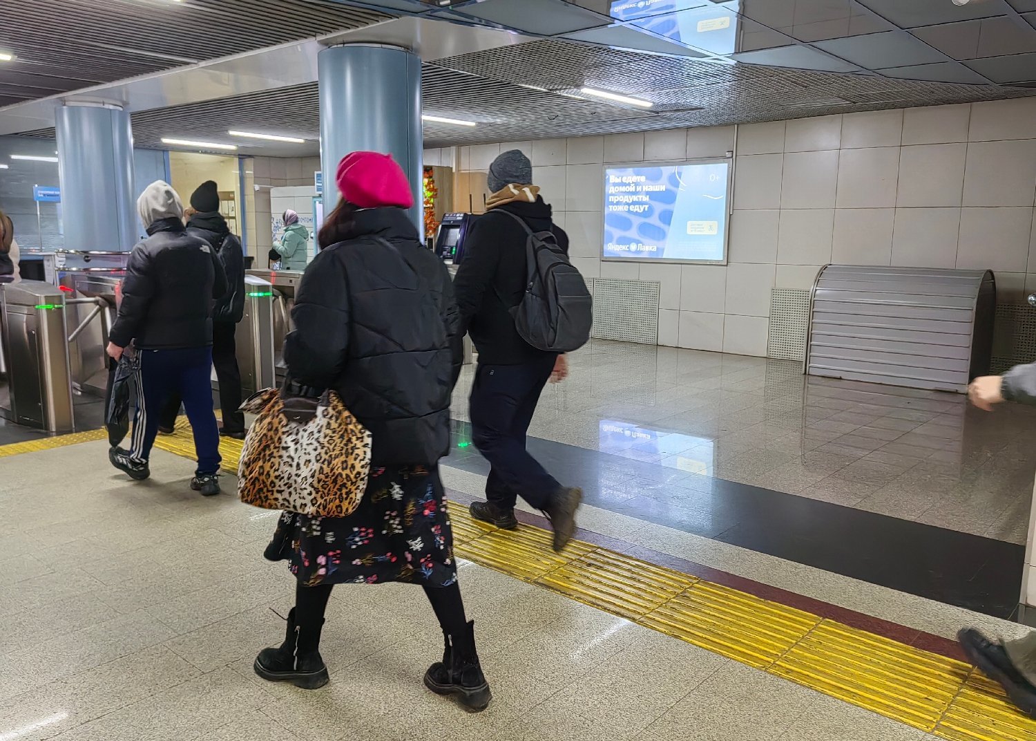Фотография рекламного носителя, тип: Лайтбокс, адрес: Станция метро «Авиастроительная», Казань, Республика Татарстан, Россия. Сторона/вариант №1371586