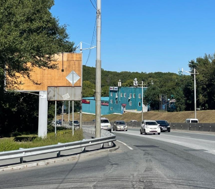 Фотография рекламного носителя, тип: Билборд 3x6, адрес: Маковского ул.,д.30, поворот на ул. Дачную), Владивосток, Приморский край, Россия. Сторона Б №1350201
