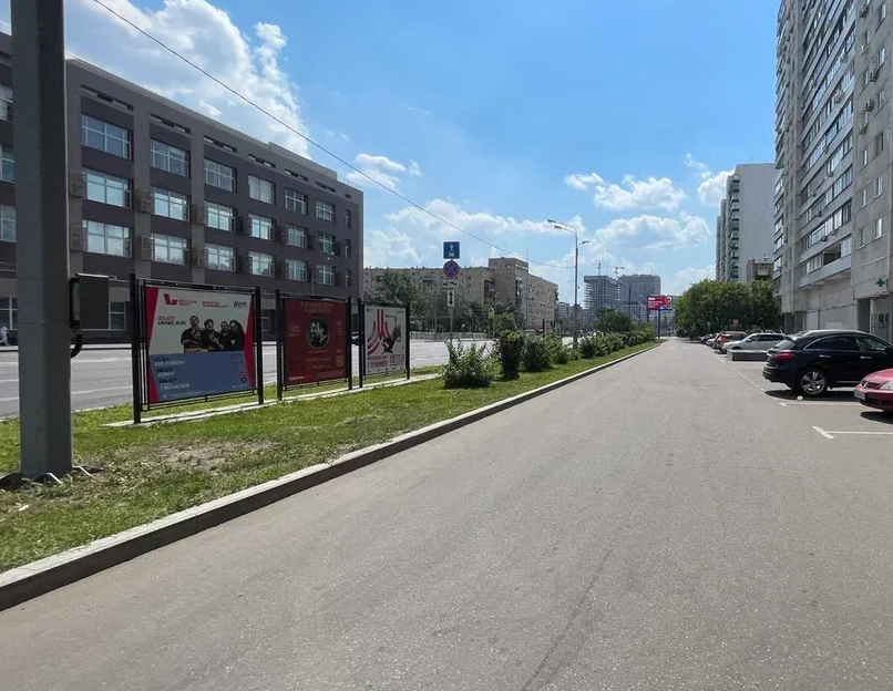 Фотография рекламного носителя, тип: Афиша 1.75x1.8, адрес: Бутырская ул., д.15, поз.1, стенд 3, Москва, Россия. Сторона B №886589