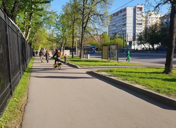 Фотография рекламного носителя, тип: Афиша 1.75x1.8, адрес: Буденного пр-т., д.35, стенд 2, Москва, Россия. Сторона B №887247