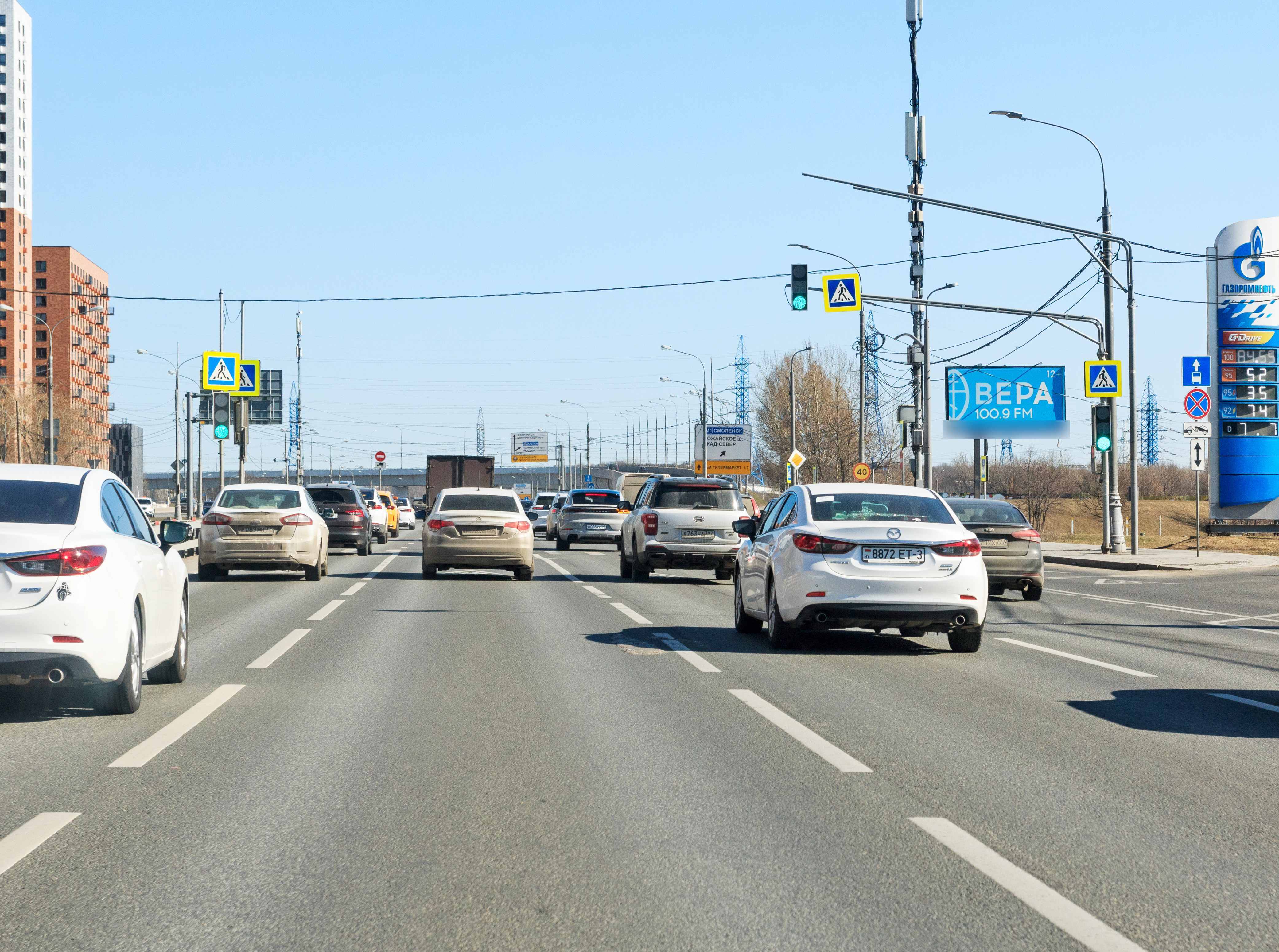 Фотография рекламного носителя, тип: Билборд 3x6, адрес: Боровское ш., 800м до съезда на МКАД, Москва, Россия. Сторона А №1045313