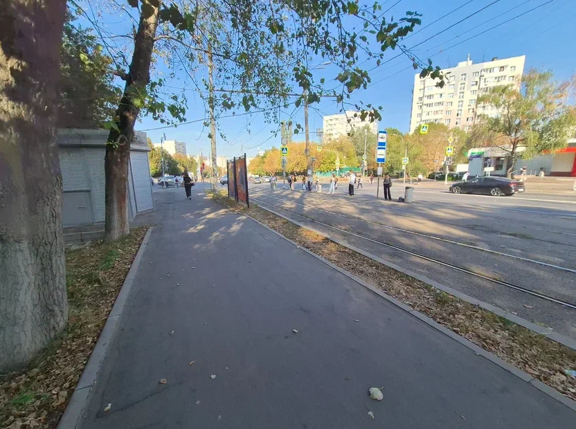 Фотография рекламного носителя, тип: Афиша 1.75x1.8, адрес: Черемушкинская Б. ул., д.11 X Шверника ул., стенд 2, Москва, Россия. Сторона B №887529