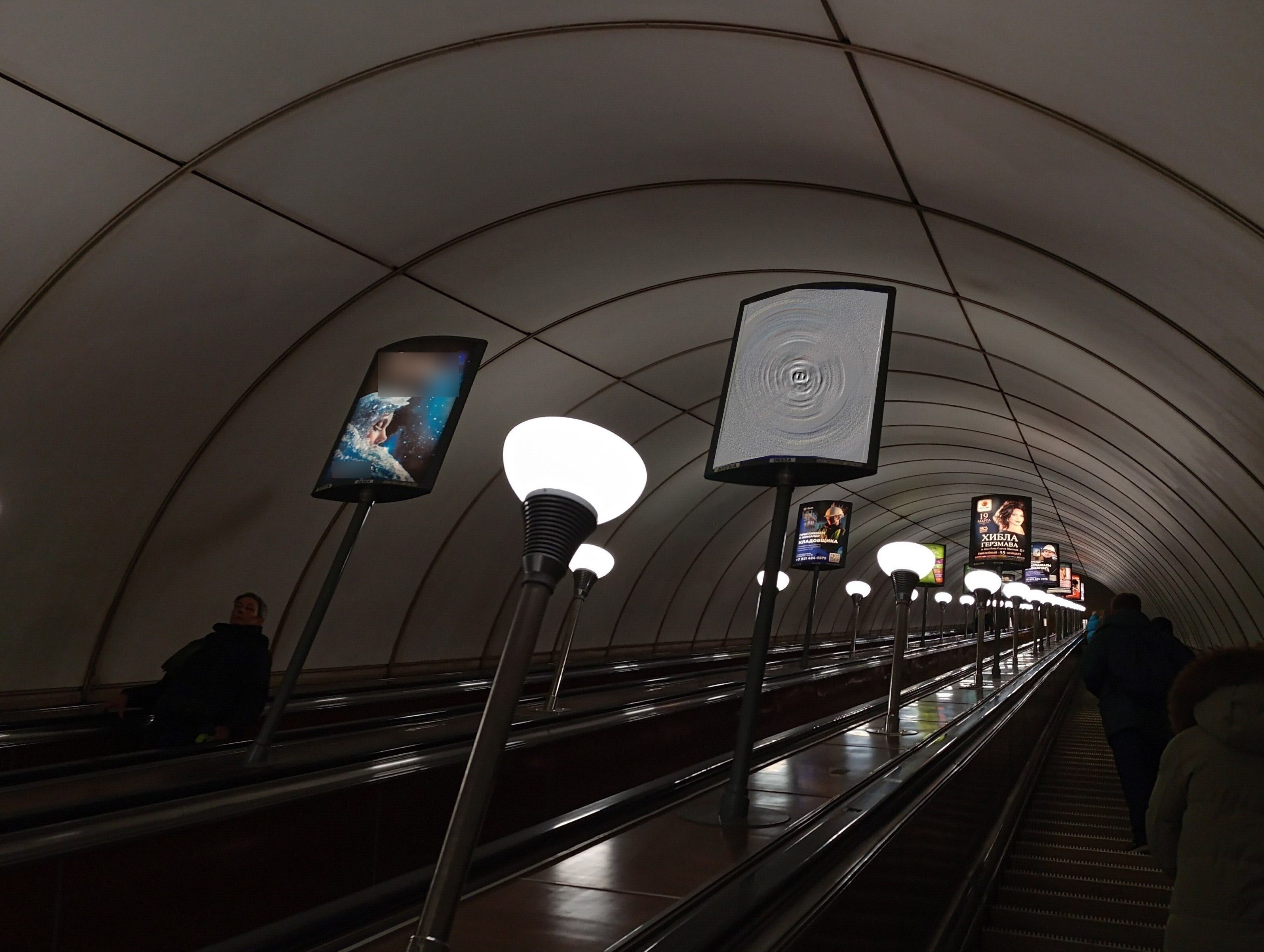Фотография рекламного носителя, тип: Лайтбокс, адрес: Станция метро «Невский пр.», линия Московско-Петроградская, Санкт-Петербург, Россия. Сторона/вариант А №1606167
