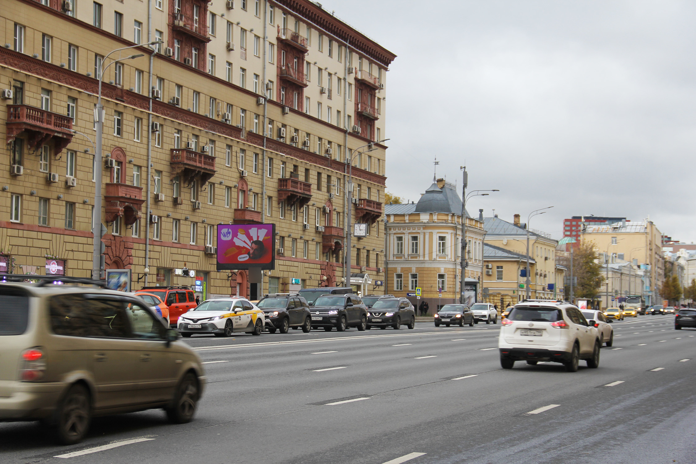 Фотография рекламного носителя, тип: Ситиборд 2.7x3.7, адрес: Садовая-Черногрязская ул., д.16-18, стр.1, Москва, Россия. Сторона Б1 №775863