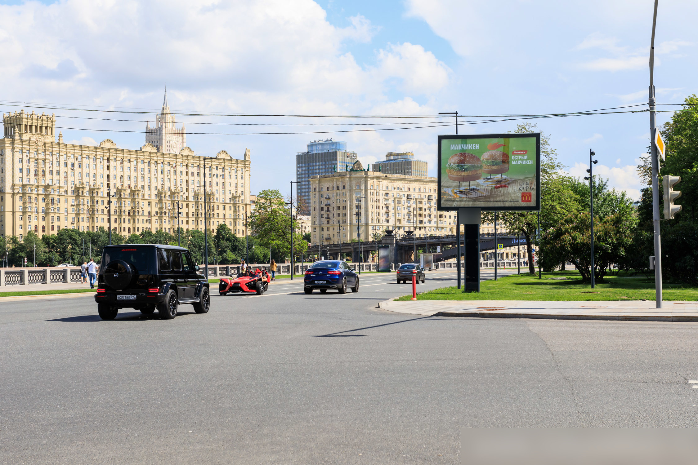 Фотография рекламного носителя, тип: Ситиборд 2.7x3.7, адрес: Тараса Шевченко наб., д.7, Москва, Россия. Сторона A1-A5 №366914