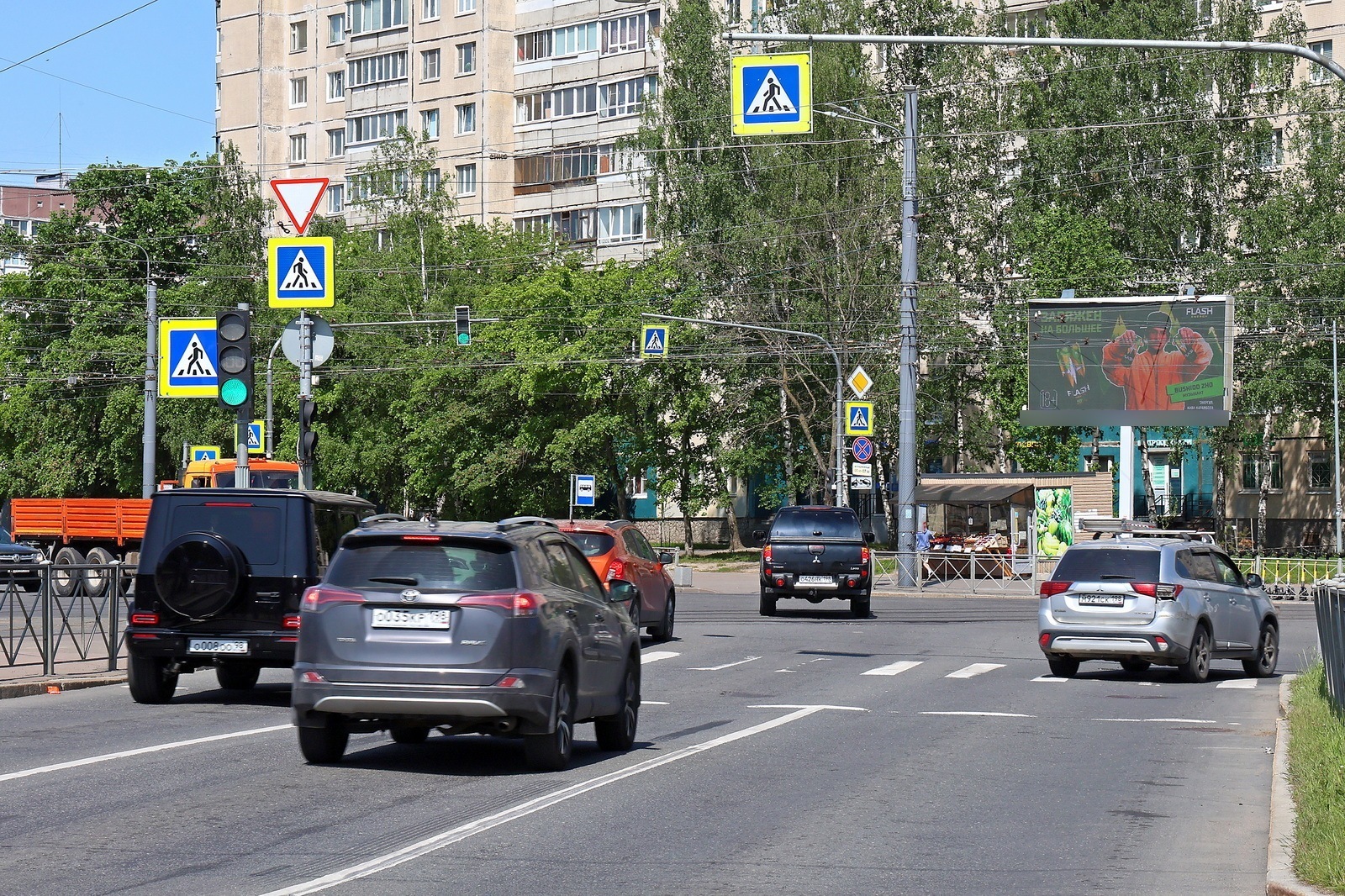 Фотография рекламного носителя, тип: Билборд 3x6, адрес: Авиаконструкторов пр-т., д.1 Х Ильюшина ул., Санкт-Петербург, Россия. Сторона А1 №721095