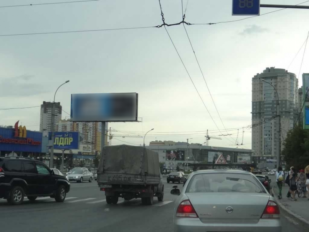 Фотография рекламного носителя, тип: Суперсайт 5x15, адрес: Фрунзе ул., у ТЦ "Сибирский Молл", Новосибирск, Новосибирская область, Россия. Сторона B №183206