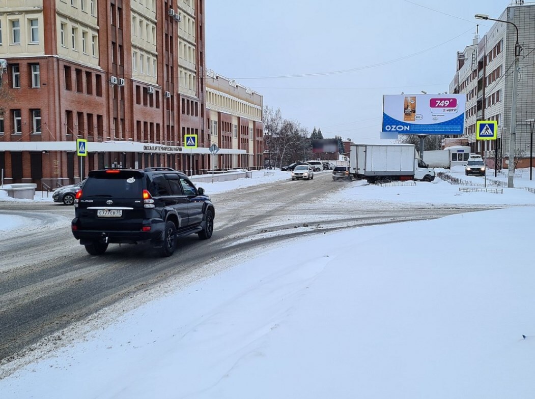 Фотография рекламного носителя, тип: Билборд 3x6, адрес: Куйбышева ул., д.29, Омск, Омская область, Россия. Сторона А №1010122