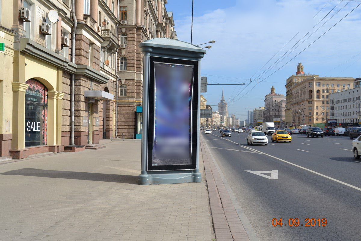 Фотография рекламного носителя, тип: Пиллар 3x1.4, адрес: Кутузовский пр-т., д.26, Москва, Россия. Сторона B №262266