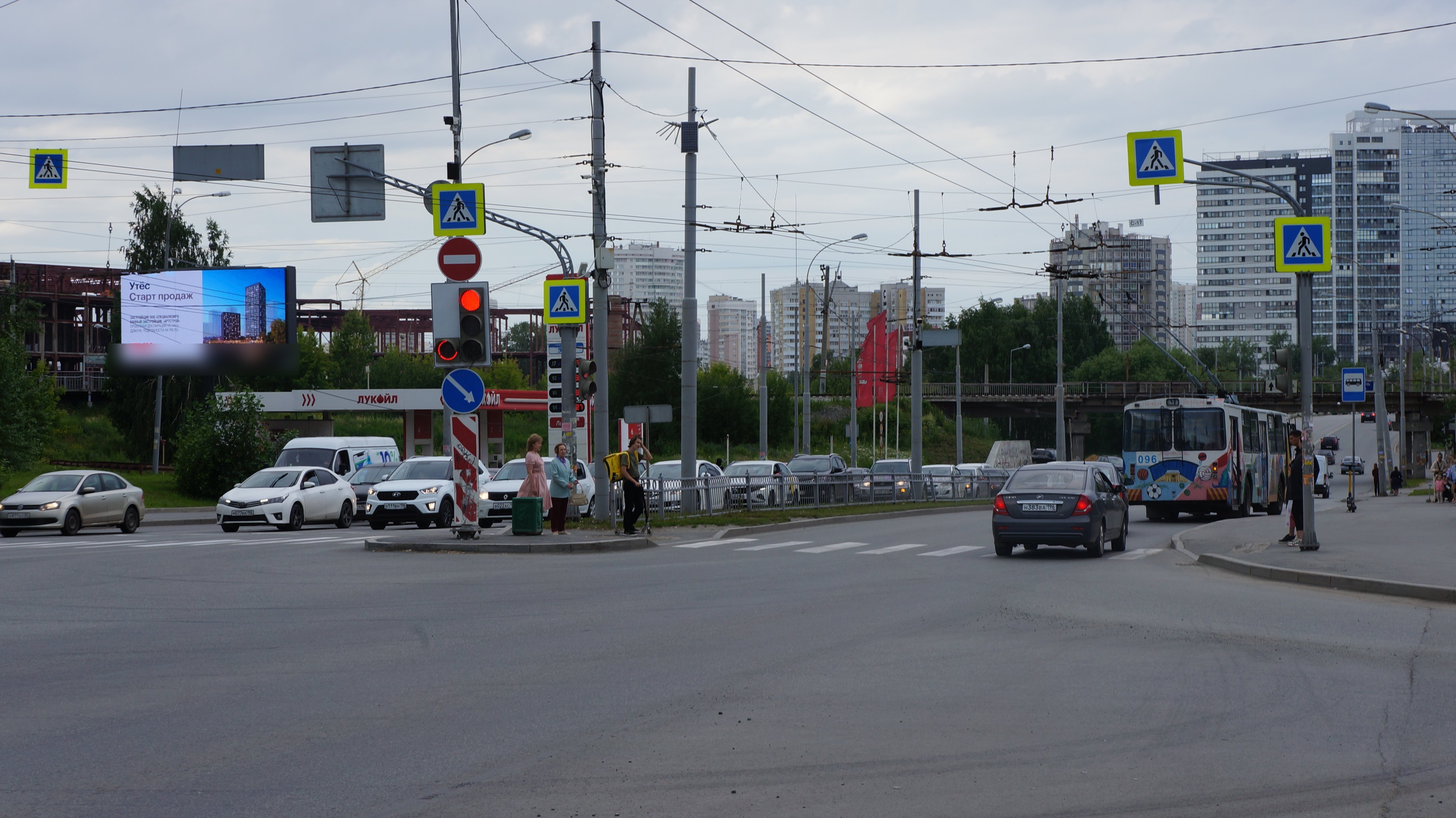 Фотография рекламного носителя, тип: Билборд 3x6, адрес: Щербакова ул., д.1а, Екатеринбург, Свердловская область, Россия. Сторона B1-B10 №979189