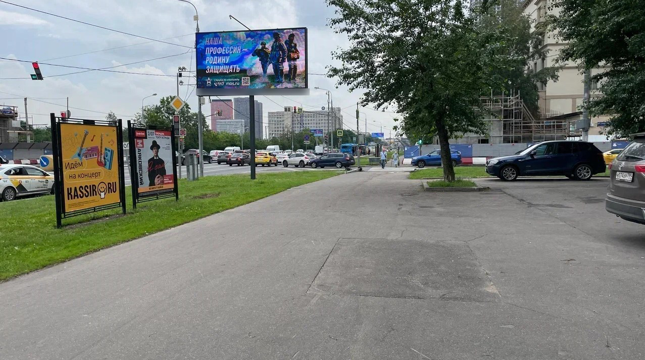 Фотография рекламного носителя, тип: Афиша 1.75x1.8, адрес: Дмитровское ш., д.7, поз.1, стенд 2, Москва, Россия. Сторона B №883203