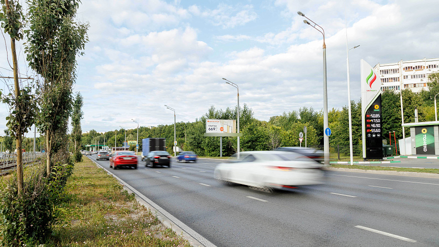 Фотография рекламного носителя, тип: Билборд 3x6, адрес: Победы пр-т. Х Сафиуллина ул., Казань, Республика Татарстан, Россия. Сторона А №674773