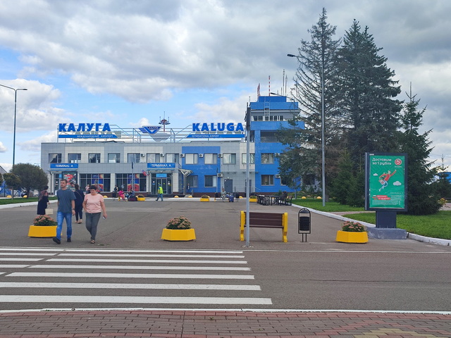 Фотография рекламного носителя, тип: Ситиформат 1.8x1.2, адрес: Взлетная ул., д.4б, Калуга, Калужская область, Россия. Сторона A11-А15 №871709