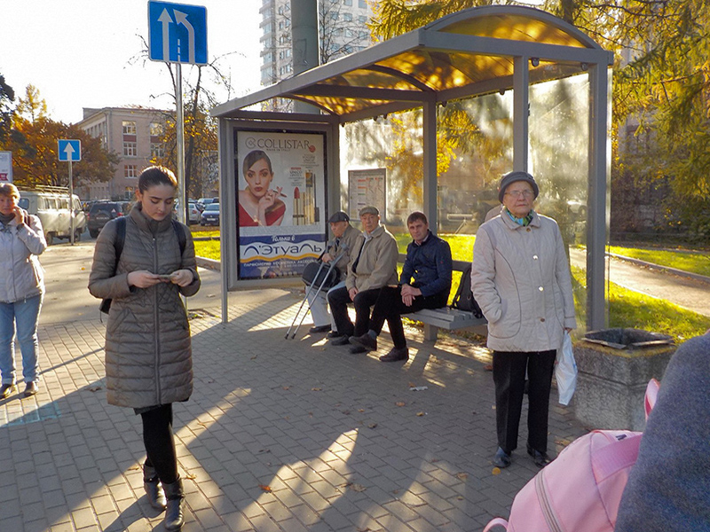 Фотография рекламного носителя, тип: Остановка 1.8x1.2, адрес: Мориса Тореза пр-т. Х Светлановский пр-т., д.39, Санкт-Петербург, Россия. Сторона А №164397