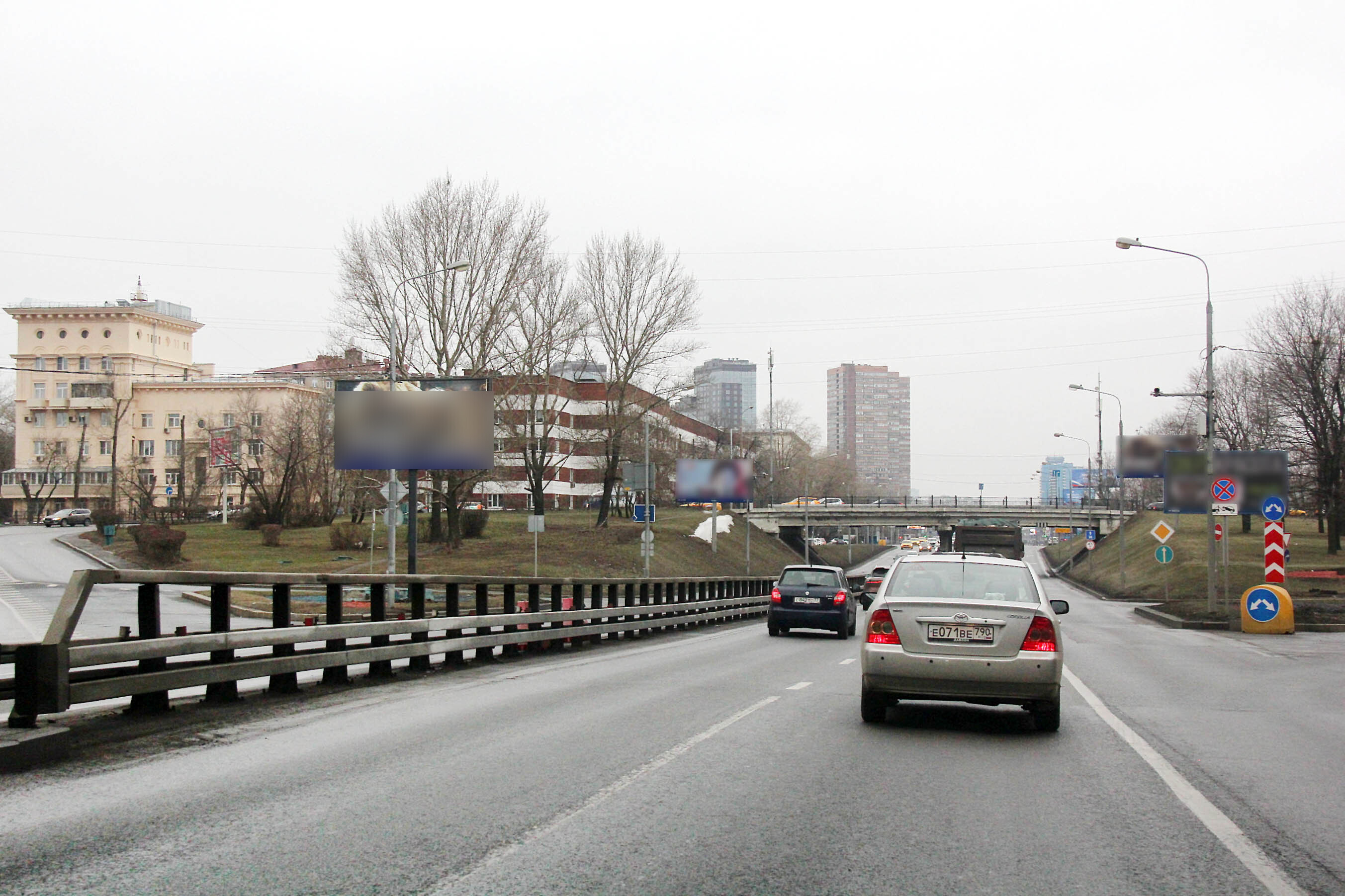 Фотография рекламного носителя, тип: Билборд 3x6, адрес: Дмитровское ш., д.2, н-в, Москва, Россия. Сторона Б №609808